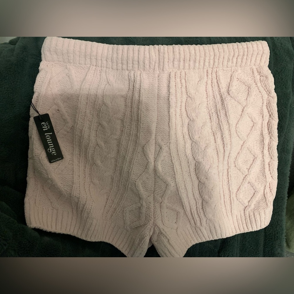 Cable-Knit Chenille Shorts - Picture 3 of 3